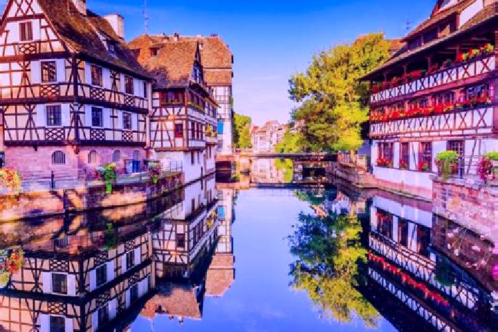 Propaganda slot machine